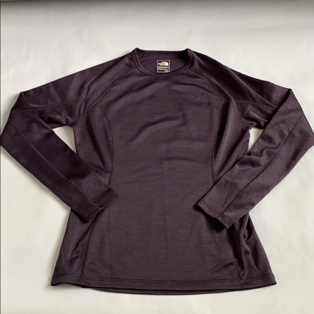 NEW LISTING 😎 North Face Baselayer